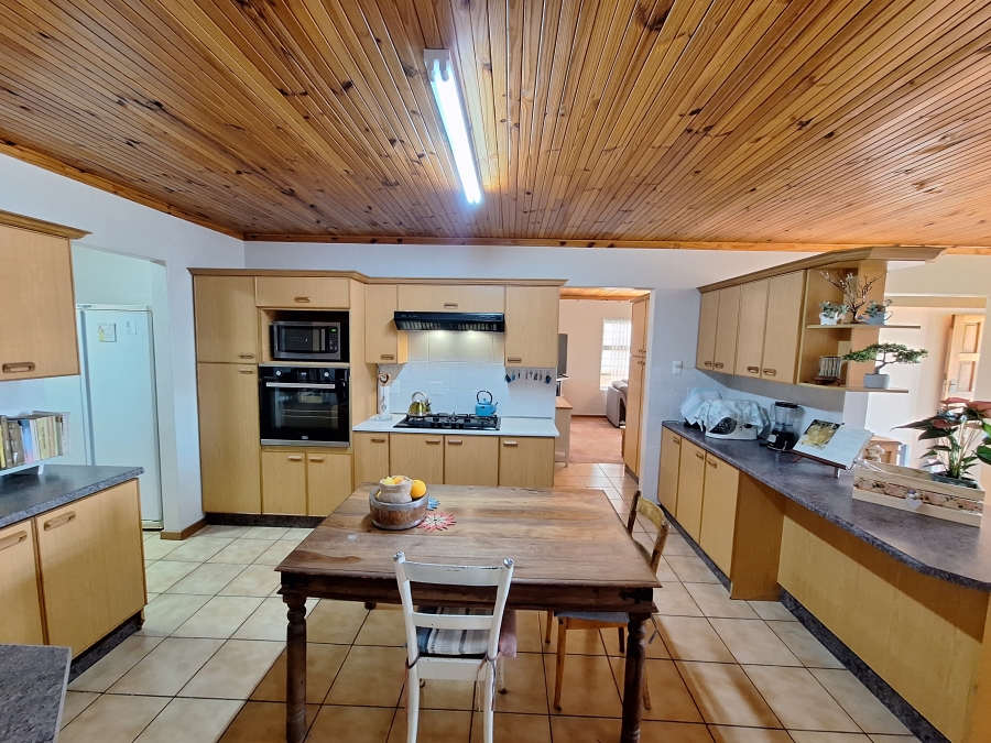 4 Bedroom Property for Sale in Wavecrest Eastern Cape